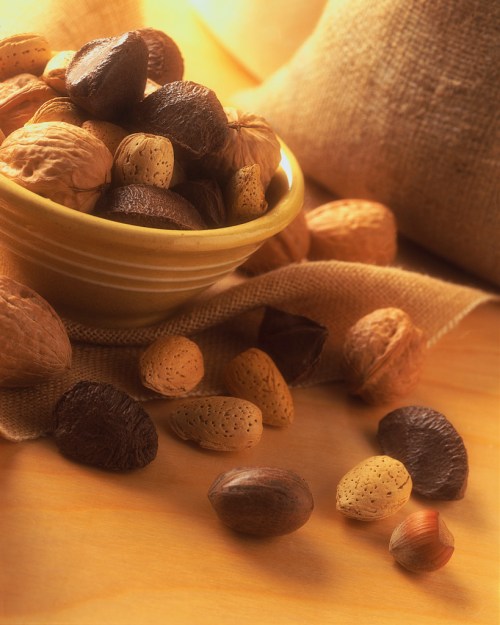Mixed Nuts Improve Diabetes, Too